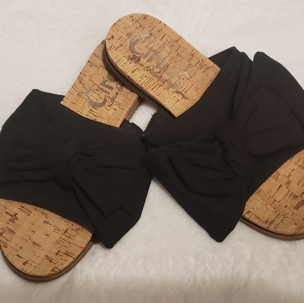 Sandals- Flats